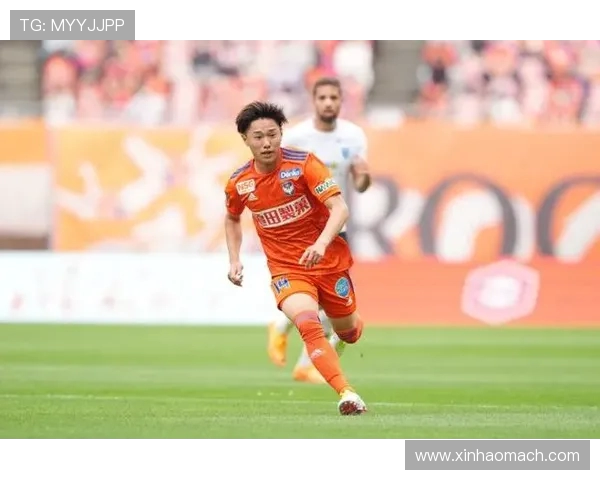 新泻天鹅与黄蜂的精彩对决揭示了球队实力与战术的较量 新泻天鹅与黄蜂的精彩对决揭示了球队实力与战术的较量