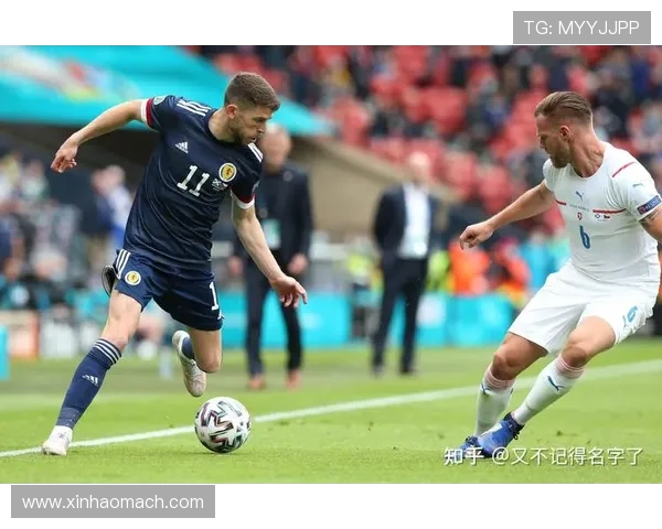 罗森博格与瓦勒伦的激烈对决揭示足球战术的深度与魅力 罗森博格与瓦勒伦的激烈对决揭示足球战术的深度与魅力